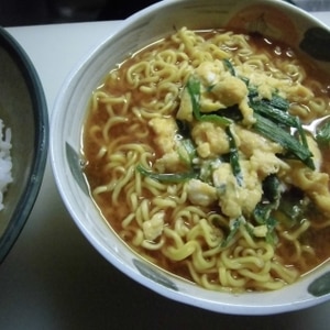 ニラ玉ラーメン【さっぽろ一番塩ラーメン☆アレンジ】